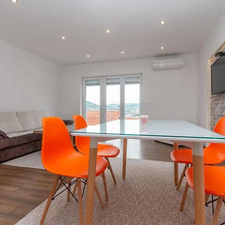 Emir 2 Apartment *